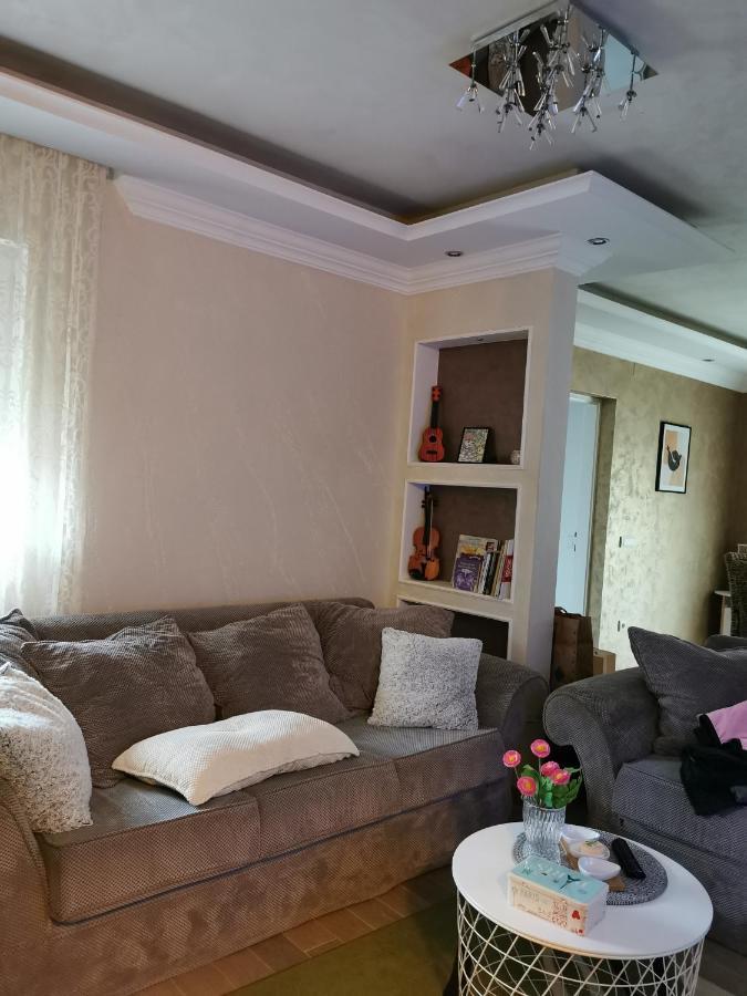 Lux Apartman Lena Belgrad Exteriör bild