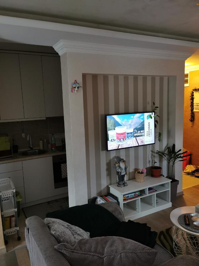 Lux Apartman Lena Belgrad Exteriör bild
