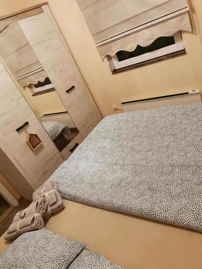 Lux Apartman Lena Belgrad Exteriör bild