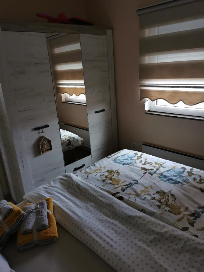 Lux Apartman Lena Belgrad Exteriör bild